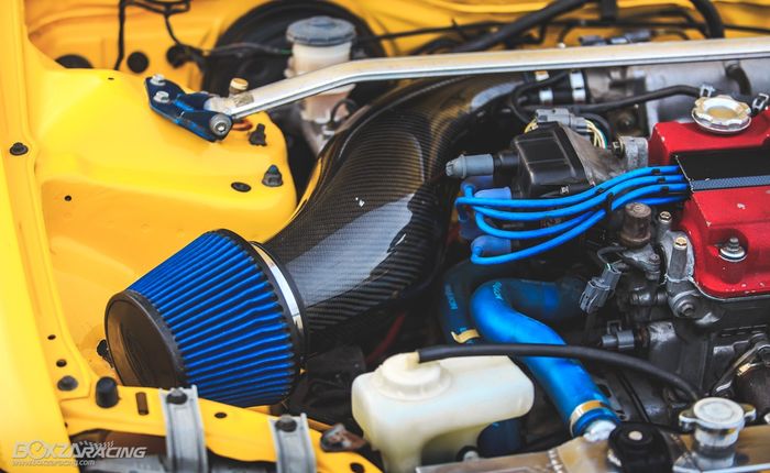 Filter udara Simota membuat mesin baru Honda Civic Estilo terlihat lebih cantik