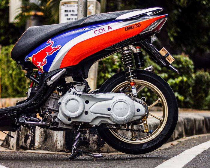 Kaki-kaki belakang Yamaha Lexi modifikasi