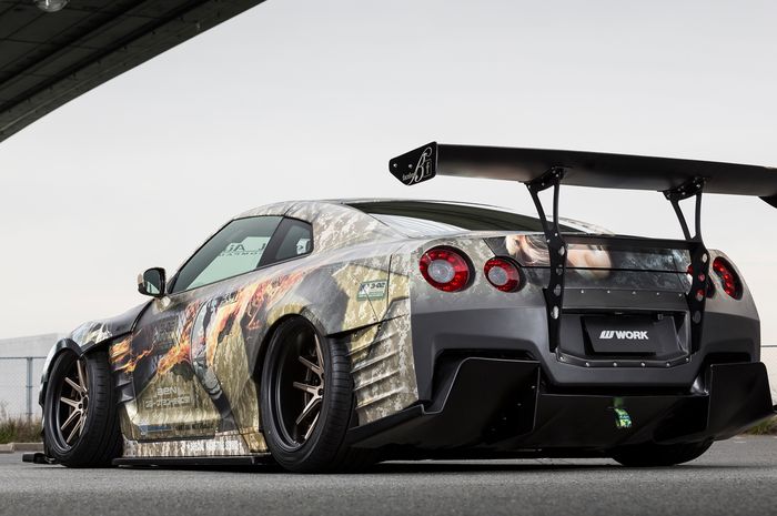 Modifikasi Nissan GT-R dengan kaki-kaki aduhau