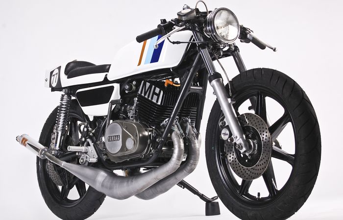 Yamaha RD400 custom cafe racer besutan MotoHangar