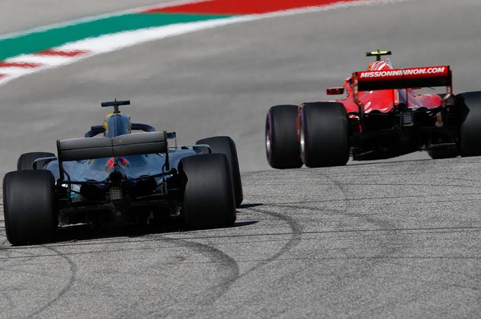 Mercedes dan Ferrari masih bersaing memperebutkan gelar juara dunia konstruktor 2018