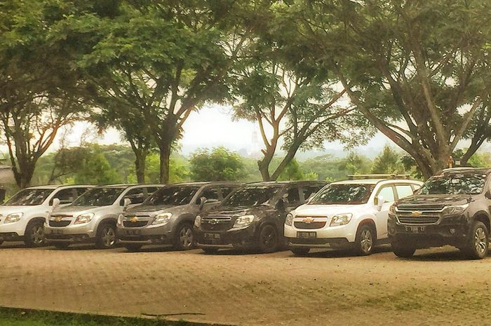Komunitas pecinta Chevrolet Cruz dan Orlando mengakan HUT ke-6 di Bandung