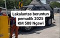 Toyota Fortuner Kesetanan di KM 588 Tol Ngawi, Diterjang Avanza Bodi Terburai Parah