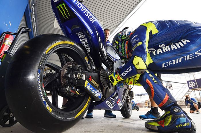 Motor MotoGP memakai jenis ban slick tyre