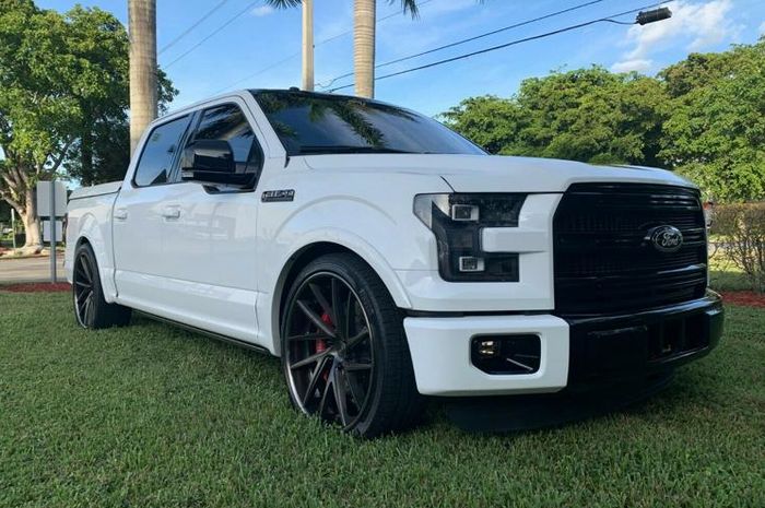 Modifikasi Ford F-150 hasil garapan MAD Industries, Amerika Serikat
