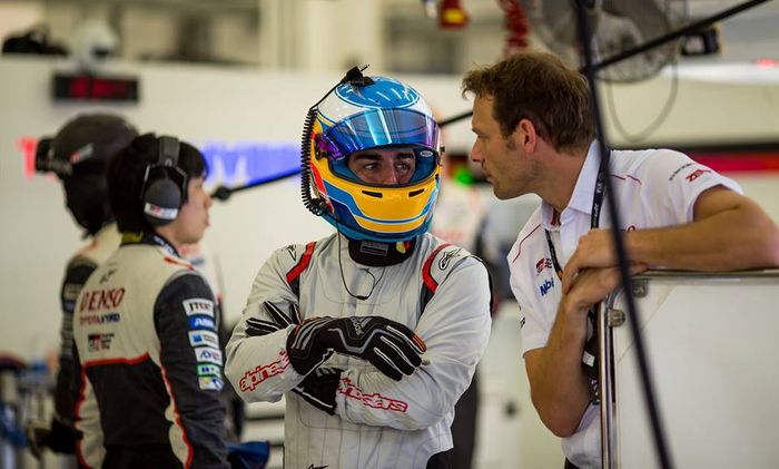 Fernando Alonso menambah pengalamannya di balap mobil ketahanan