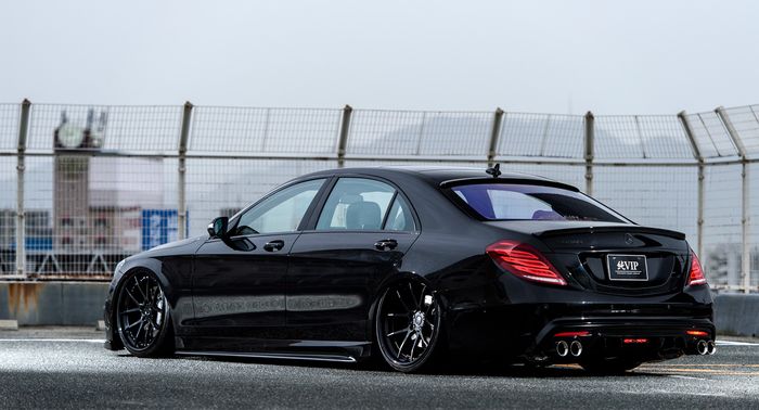 Salah satu garapan tuner asal Jepang, Aimgain pada Mercedes-Benz S-Class