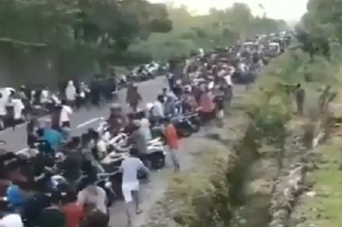 Ilustrasi, Pembubaran balap liar di Jalur Lintas Selatan Pracimantoro Wonogiri.