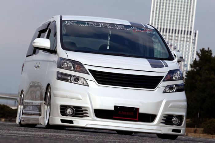 Modifikasi Toyota Vellfire lama tampil klimis usai dipoles K-Break, Jepang