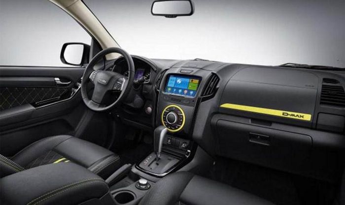 kabin D-Max X-Power lebih hidup dengan sentuhan warna kuning