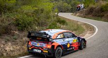 Mobil Hyundai 120 Sempat Bermasalah, Thierry Neuville Menang di Reli Catalunya 2021