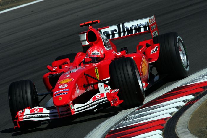 Mobil Ferrari F2004 mendominasi balap F1 musim 2004