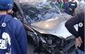 Honda CR-V Terpisah Roda, Terburai Hajar Trotoar, Penjual Jadi Korban