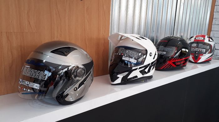 Helm edisi khusus AHM di Otobursa Tumplek Blek 2019