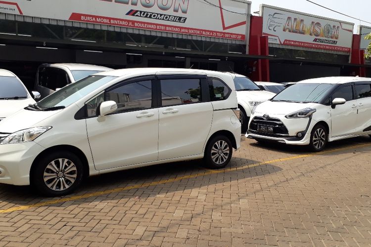 Komparasi Harga Seken Toyota Sienta Vs Honda Freed Ternyata Selisih Hingga Rp 40 Juta Gridoto Com