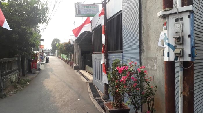 Contoh SPLU yang berada di jalan atau gang yang sempit 