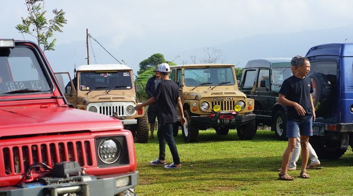 68 mobil penghobi Suzuki Jimny hadir di gathering dari Mamba Motor.