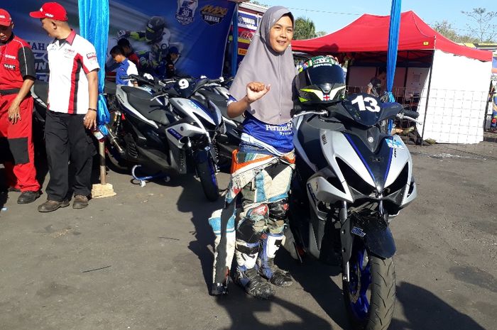 Sosok Lis Ariska, pembalap wanita satu-satunya di Final Yamaha Cup Race 2019.