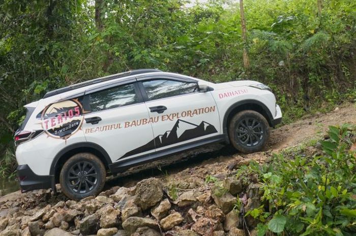 Ilustrasi melewati jalan tanjakan