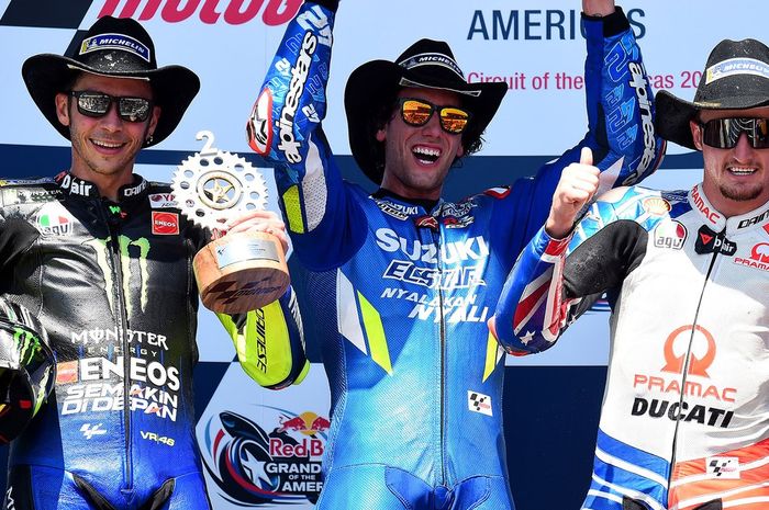 Podium MotoGP Amerika Serikat 2019, Alex Rins jadi pembalap pertama yang berhasil menang di CoTA untuk 3 kelas berbeda; Moto3, Moto2 dan MotoGP