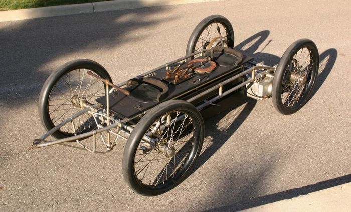 Riker Torpedo Racer, mobil listrik buatan Andrew Riker yang dipakai untuk mencetak rekor di tahun 1901