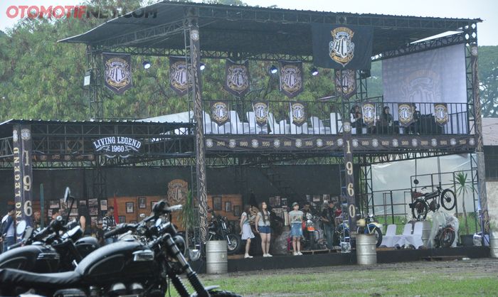 Harley Club Bandoeng (HCB) buka booth terbesar sebagai support terhadap Bikers Brotherhood 1% MC Indonesia