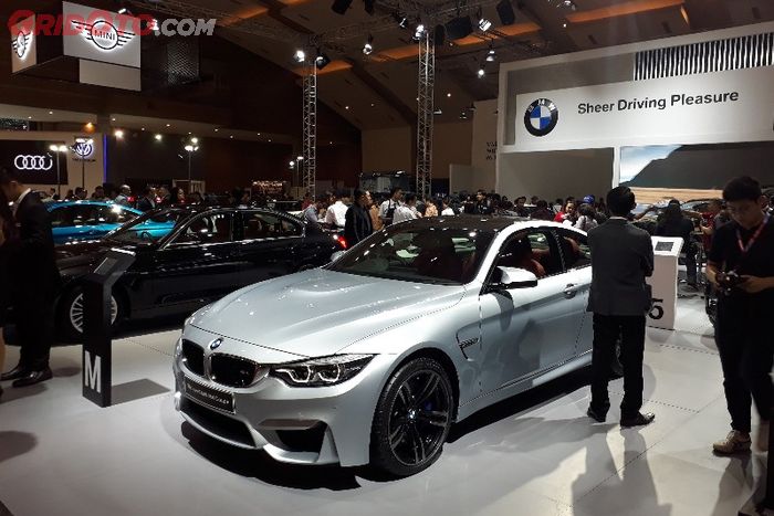 BMW Group Indonesia pamerkan produk terbaiknya di pameran otomotif di JIExpo