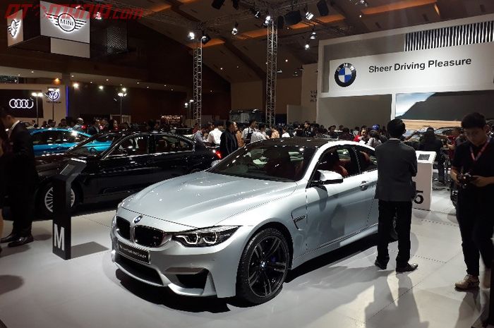 BMW Group Indonesia pamerkan produk terbaiknya di pameran otomotif di JIExpo