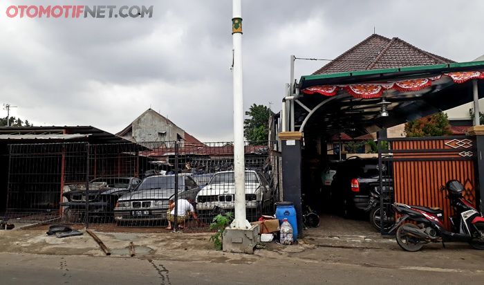 Kampakan Awi BMW di Srengseng Sawah, Jakarta Selatan