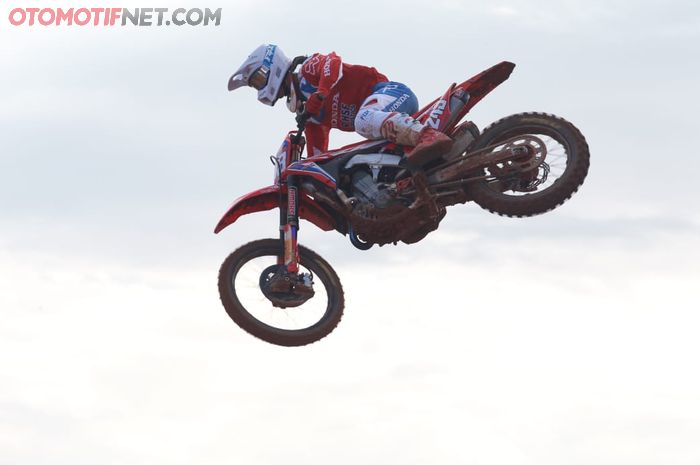 Tim Gajser tercepat di babak kualifikasi MXGP Palembang 2019