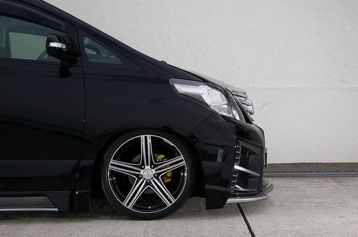 Modifikasi Toyota Alphard lawas pakai pelek palang ukuran 20 inci