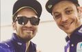 Kocak, Pertemuan Valentino Rossi Asli Bertemu Valentino Rossi Imitasi di MotoGP Qatar
