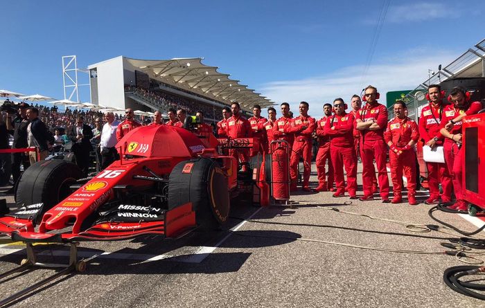 Charles Leclerc dna kru tim Ferrari menjelang start F1 Amerika, apakah di F1 Brasil pakai mesin yang rusak atau ganti baru?