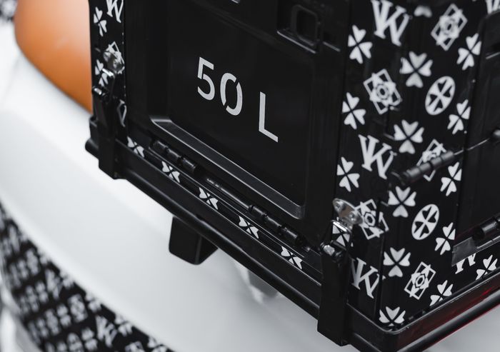 Rak belakang Lambretta V200 dibuatkan pakai pengunci klem yang mudah dibuka