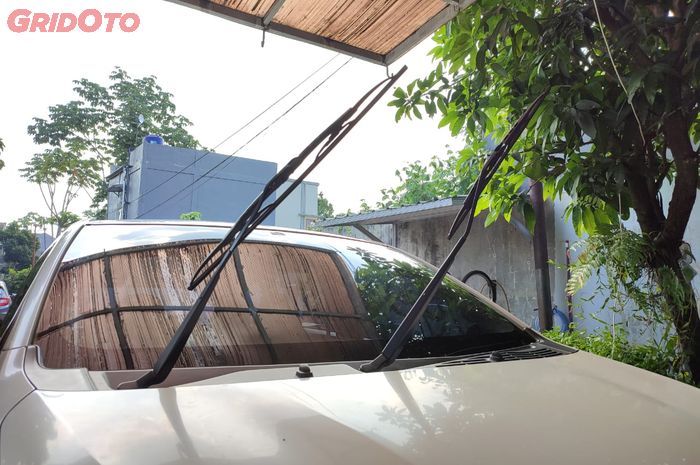 Ilustrasi wiper di mobil bekas