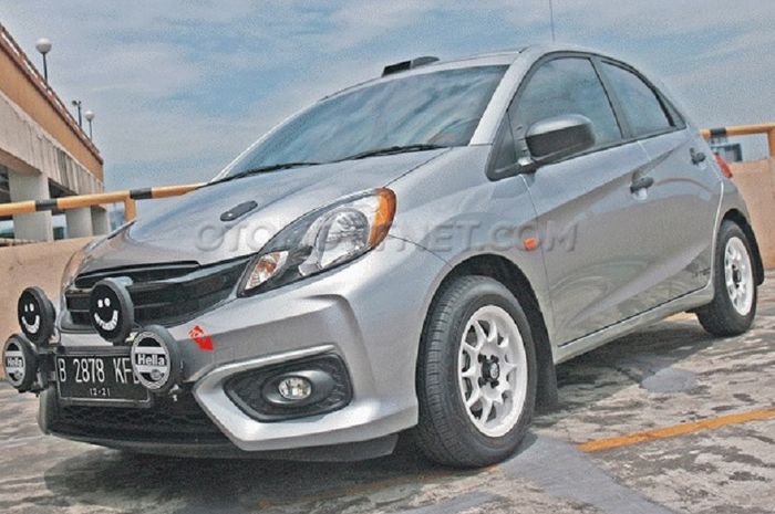 Honda Brio gaya reli