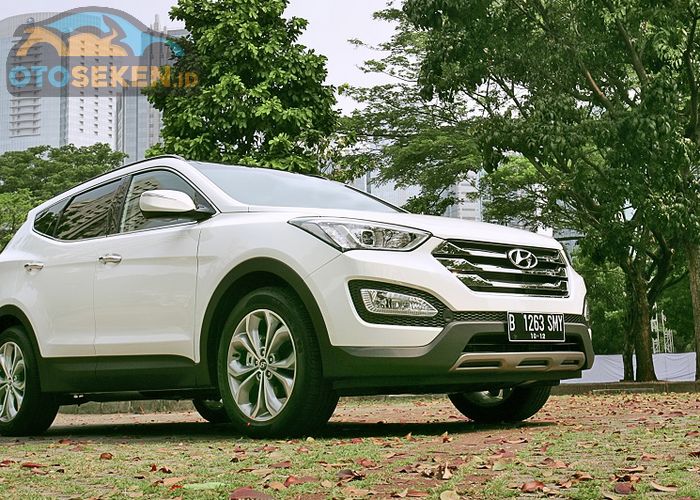 Daftar Harga Hyundai Santa Fe 2013 2015 Suv Mewah Seharga Veloz Gridoto Com