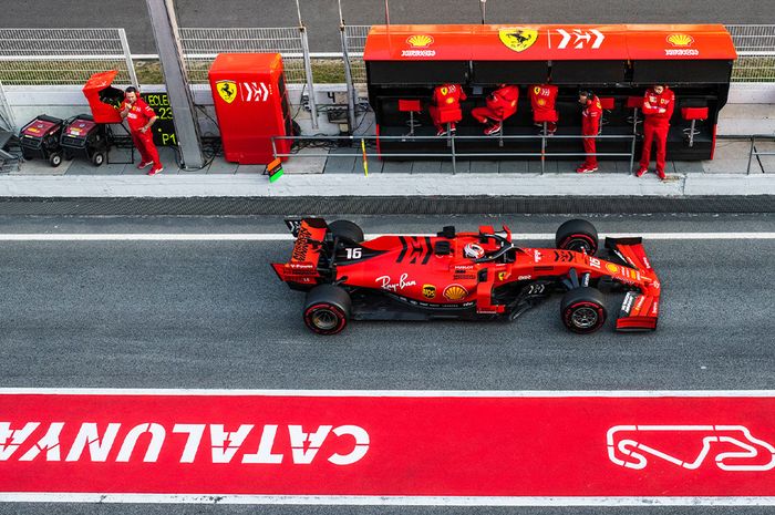 Pembalap tim Ferrari, Charles Leclerc saat tes pramusim F1 2019 di sirkuit Barcelona-Catalunya