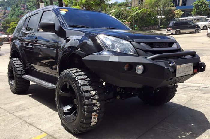 Modifikasi Isuzu MU-X dengan gaya off-road