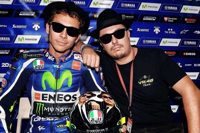 Valentino Rossi dan sahabat sekaligus tangan kanannya di tim Yamaha, Alessio Salucci.