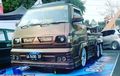 Berasa Dejavu, Lagi Mitsubishi L300 Pakai 6 Roda Keren Luar Dalam