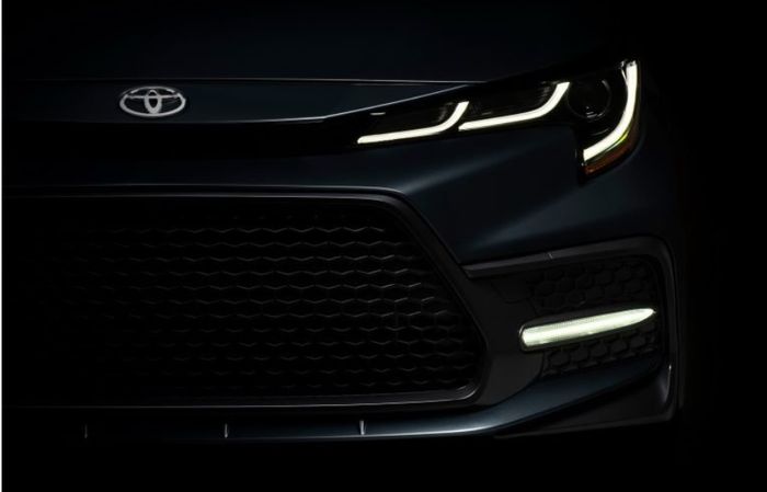 Teaser fascia Corolla sedan yang dirilis Toyota