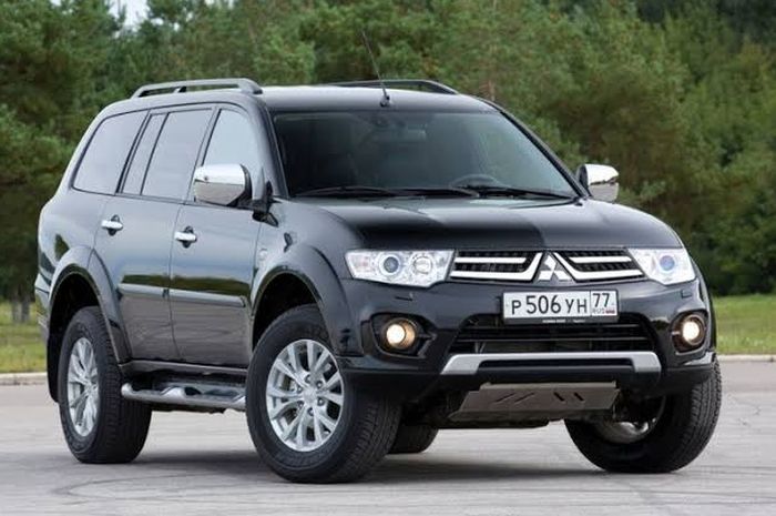 Ikustrasi Mitsubishi Pajero Sport generasi kedua