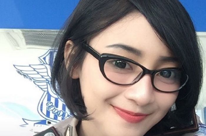 Polwan gunakan sosial media