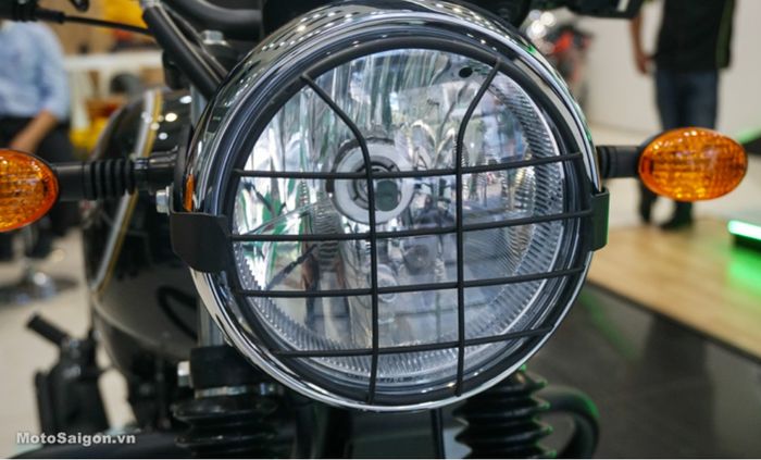 Cover headlamp dari besi ada di Kawasaki W175