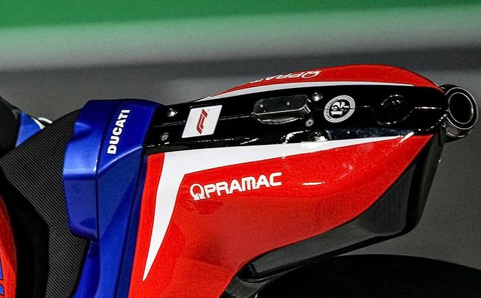 Logo F1 di motor Ducati Desmosedici GP21 tim Pramac Racing muncul sejak tes pramusim MotoGP 2021 di Qatar