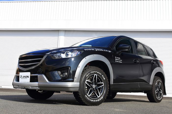 Modifikasi Mazda CX-5 lawas hasil garapan bengkel Jaos, Jepang