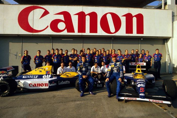 Tim Williams pada 1992 yang diperkuat pembalap Ricardo Patresse dan Nigel Mansell dengan mobil Williams FW14B