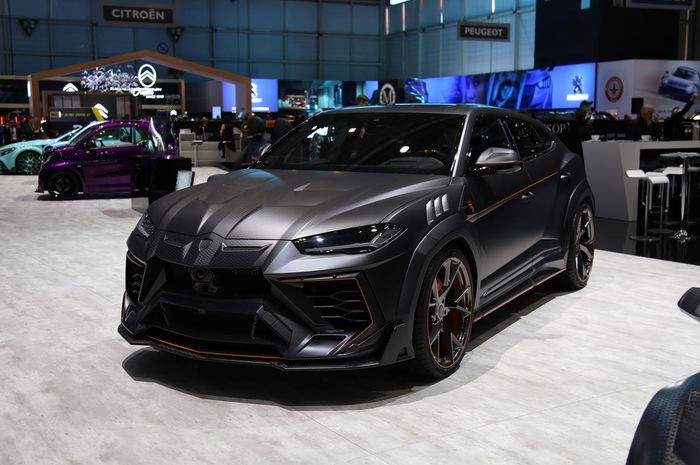 Booth Mansory di Geneva Motor Show 2019