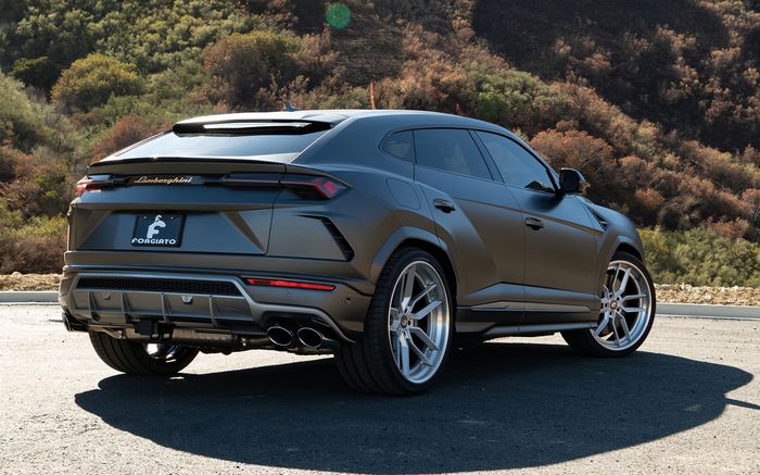 Modifikasi simpel Lamborghini Urus pasang pelek Forgiato